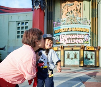 Vacation : 2027 Walt Disney World Good Neighbor Hotel Package